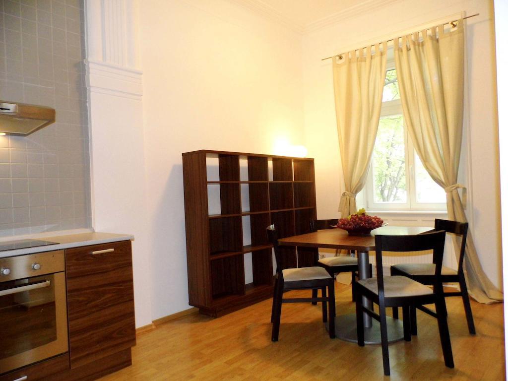 Lion Apartments Medena, Big Size, High Ceilings 브라티슬라바 객실 사진