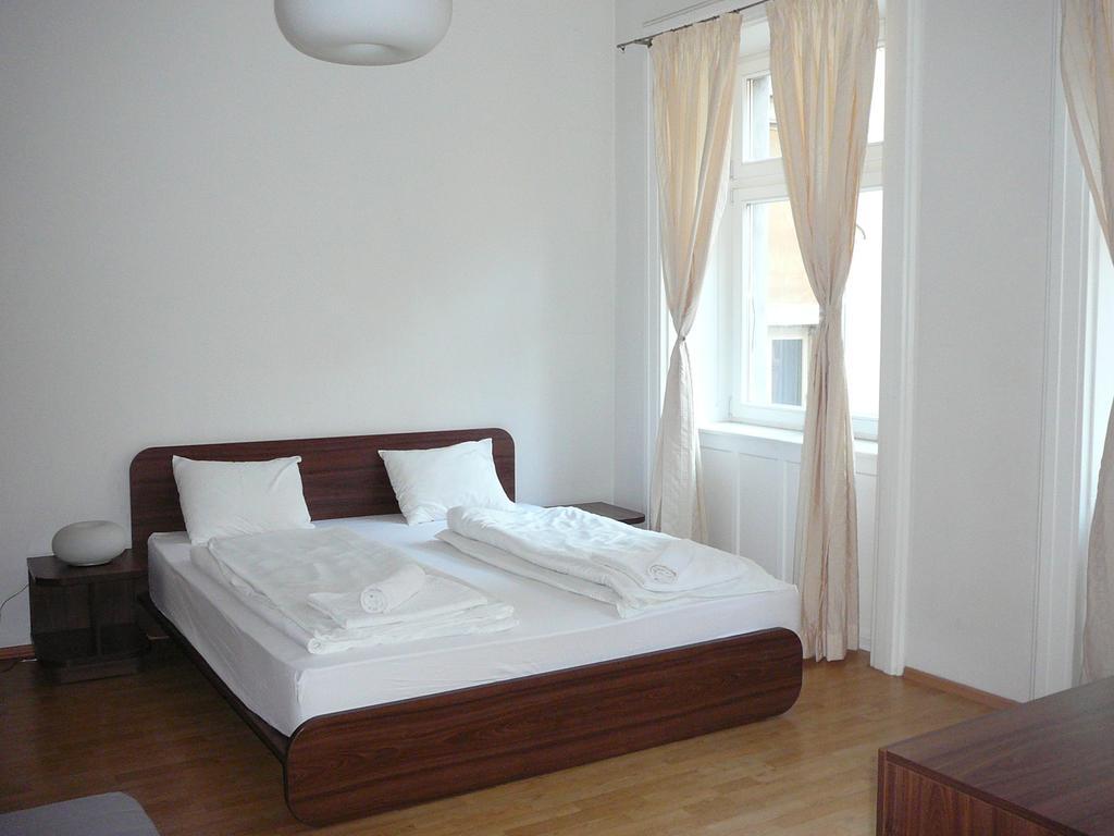 Lion Apartments Medena, Big Size, High Ceilings 브라티슬라바 외부 사진