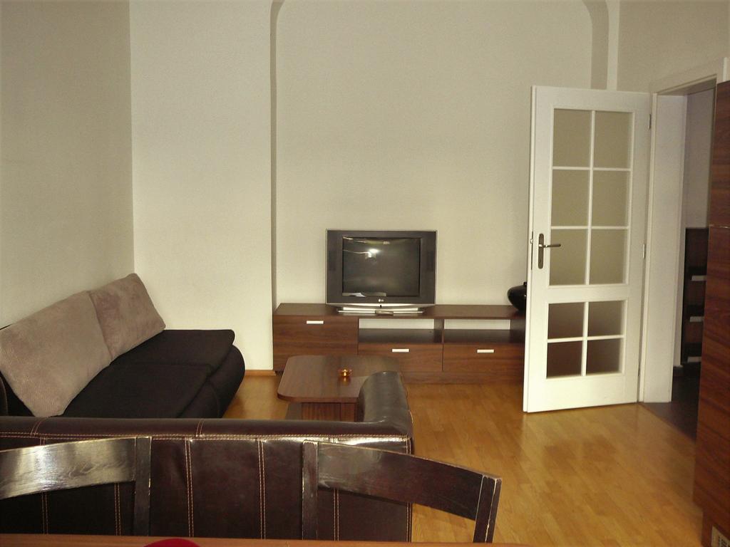 Lion Apartments Medena, Big Size, High Ceilings 브라티슬라바 외부 사진