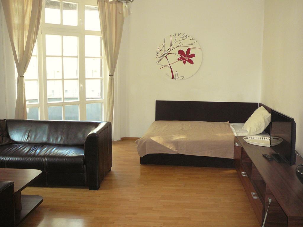Lion Apartments Medena, Big Size, High Ceilings 브라티슬라바 외부 사진