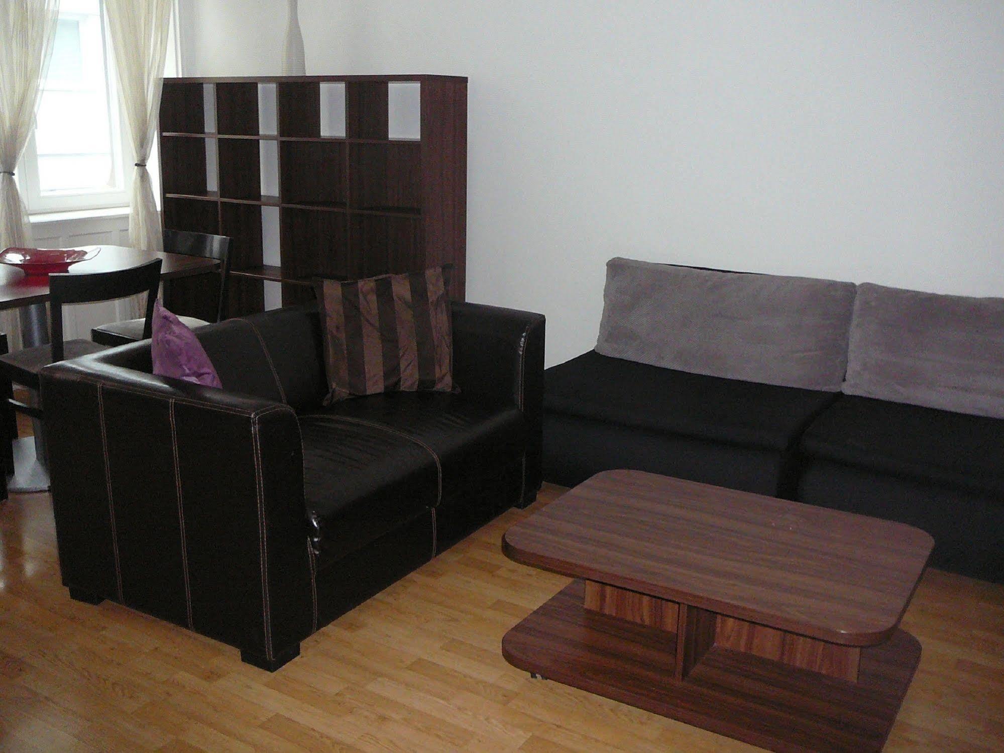 Lion Apartments Medena, Big Size, High Ceilings 브라티슬라바 외부 사진