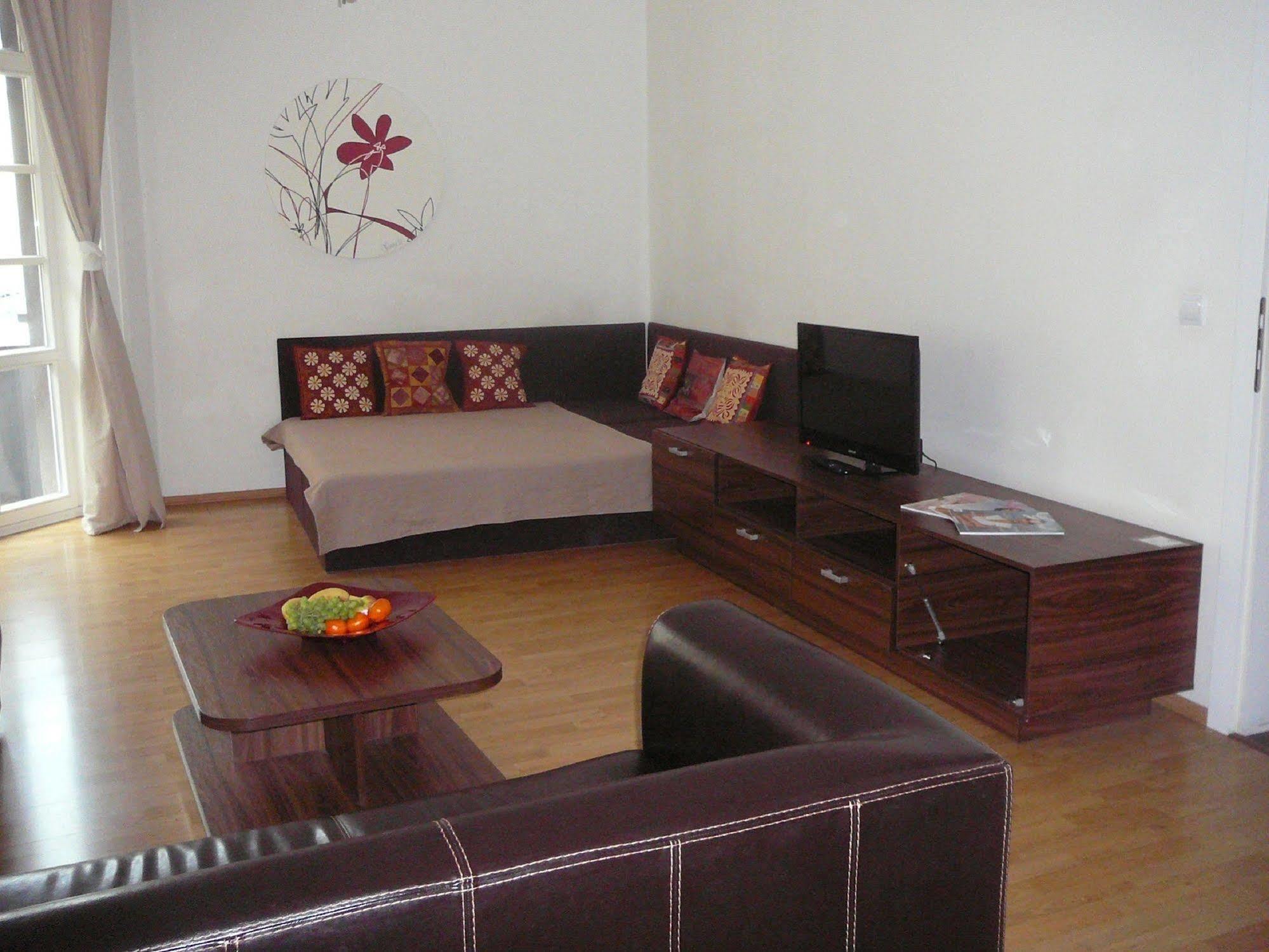Lion Apartments Medena, Big Size, High Ceilings 브라티슬라바 외부 사진
